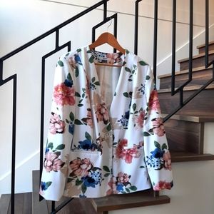 Lovely ladies floral blazer